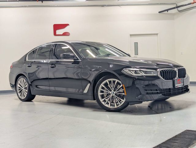 Used 2023 BMW 530i w/ Convenience Package RWD image 2