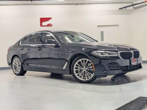 Used 2023 BMW 530i w/ Convenience Package RWD image 2
