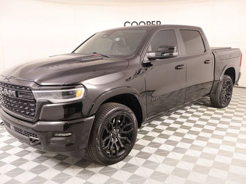 Used 2025 RAM 1500 Limited AWD/4WD image 11