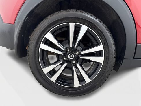 Used 2018 Nissan Kicks SR FWD image 46
