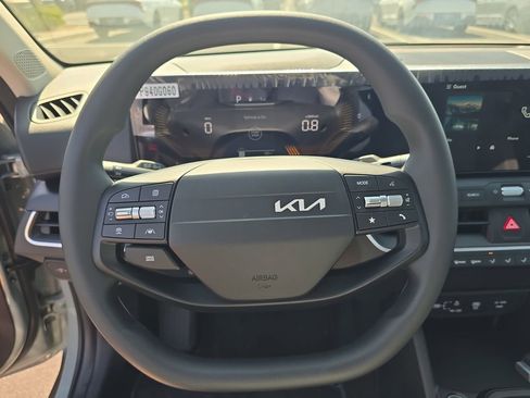 New 2026 Kia K4 FWD image 28