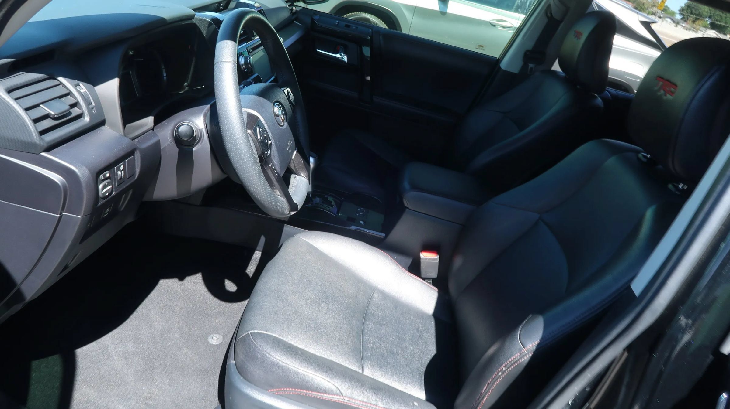 Used 2019 Toyota 4Runner TRD Off-Road Premium AWD/4WD image 17