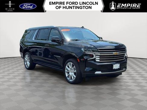 Used 2024 Chevrolet Suburban High Country AWD/4WD image 1