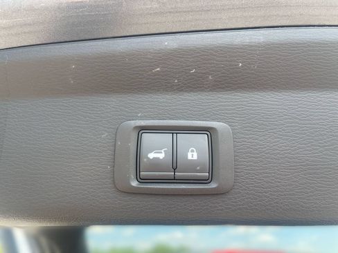 Used 2025 Mitsubishi Outlander SE AWD/4WD image 3