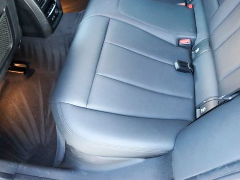 Used 2019 BMW 330i Sedan w/ Convenience Package image 18