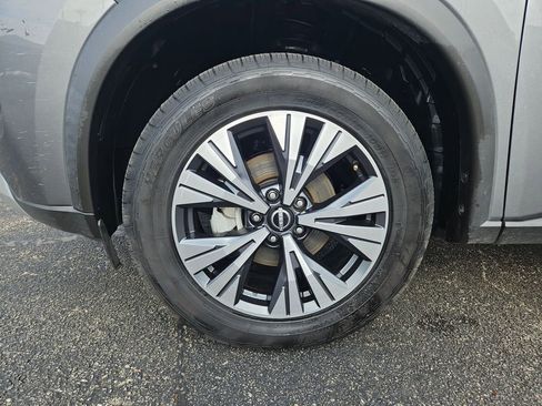 Used 2023 Nissan Rogue SV image 29