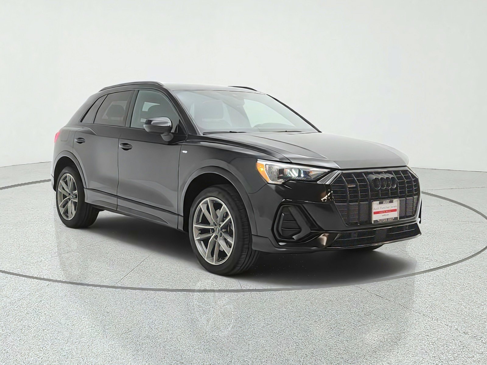 Used 2022 Audi Q3 2.0T Premium w/ Black Optic Sport Package AWD/4WD image 3