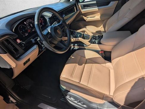 Used 2024 Porsche Cayenne image 12