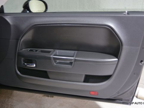 Used 2009 Dodge Challenger R/T image 8