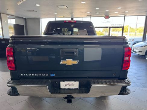 Used 2018 Chevrolet Silverado 1500 LT w/ LT Eassist Package image 4