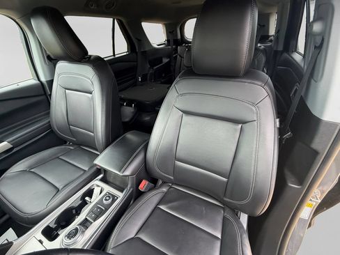 Used 2023 Ford Explorer XLT w/ Equipment Group 202A AWD/4WD image 23