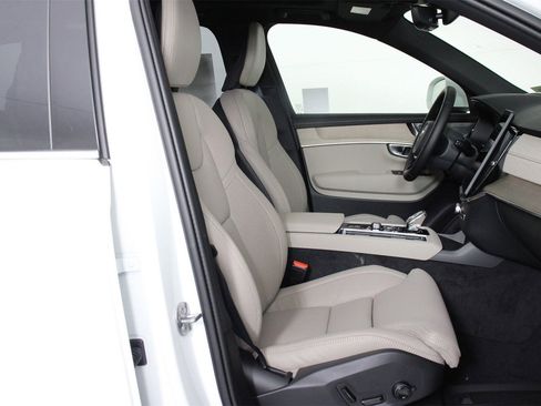 New 2026 Volvo XC90 B6 Ultra w/ Protection Package image 10