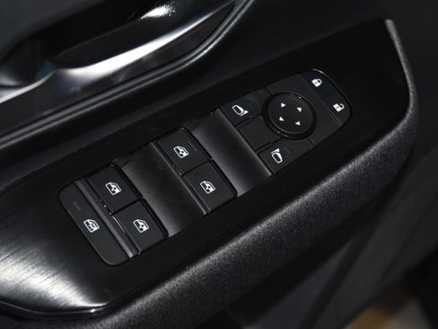 New 2026 Nissan Kicks SV w/ SV Premium Package image 4