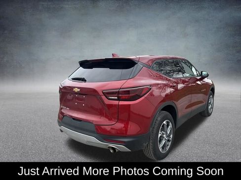 Used 2025 Chevrolet Blazer LT image 2