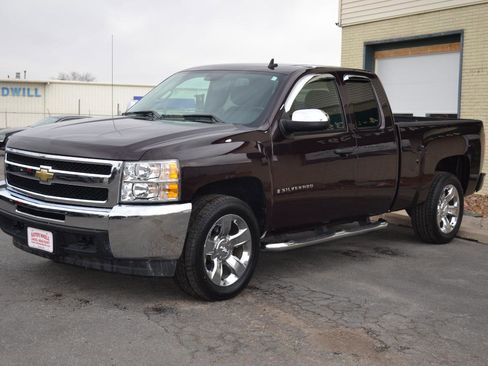 Used 2009 Chevrolet Silverado 1500 LT w/ Power Pack Plus image 3