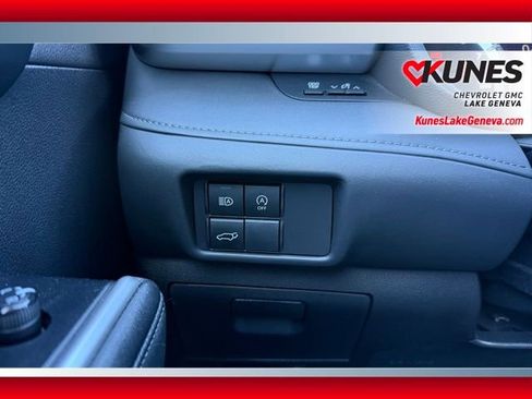 Used 2023 Toyota Highlander LE image 22