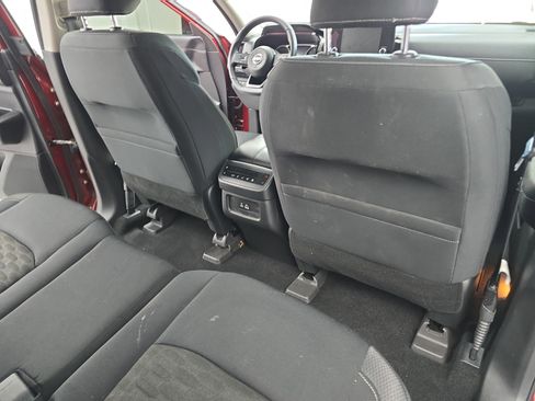 Certified 2022 Nissan Pathfinder SV FWD image 11