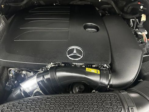 Used 2022 Mercedes-Benz GLE 350 4MATIC w/ AMG Line Exterior image 7