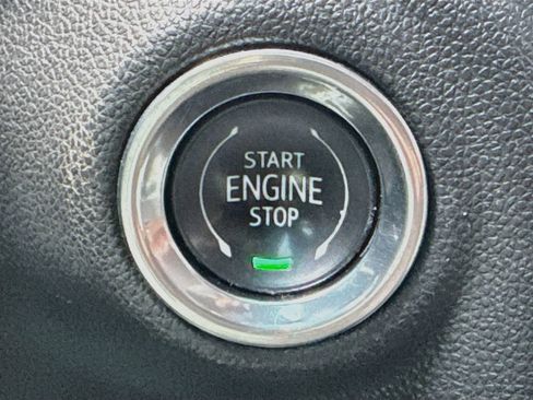 Used 2021 GMC Sierra 1500 SLT AWD/4WD image 19
