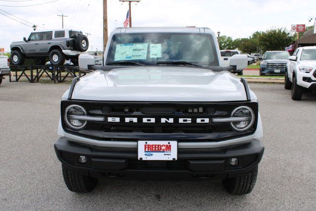 New 2026 Ford Bronco Outer Banks AWD/4WD image 2