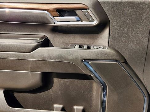 Used 2023 Chevrolet Silverado 1500 LT image 22