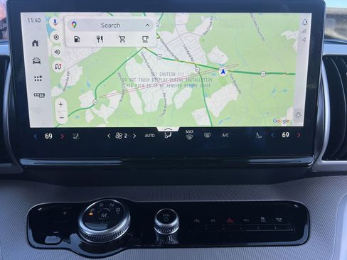 New 2026 Ford Expedition Active image 4