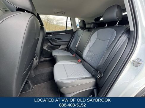 Certified 2025 Volkswagen Tiguan SE AWD/4WD image 11