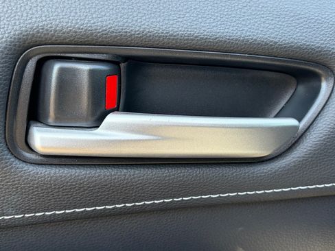 Used 2020 Toyota Corolla SE w/ Carpet Mat Package FWD image 17