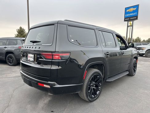 Used 2024 Jeep Wagoneer Series II image 10