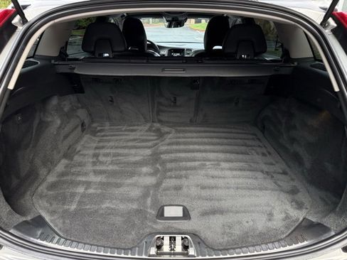 Used 2016 Volvo V60 T5 Cross Country Platinum image 32