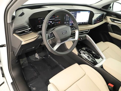 New 2025 Audi Q5 Prestige image 15