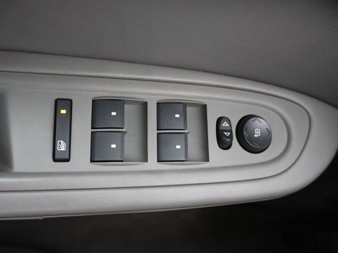 Used 2015 Chevrolet Traverse LS FWD image 24
