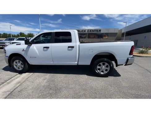 Used 2025 RAM 2500 Big Horn w/ Bed Convenience Group RWD image 5