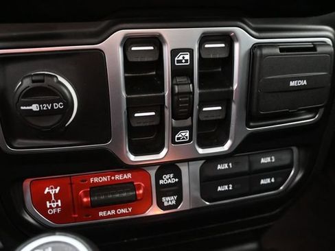 Used 2023 Jeep Gladiator Rubicon w/ LED Lighting Group AWD/4WD image 27