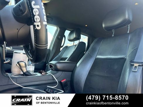 Used 2018 Jeep Grand Cherokee Altitude AWD/4WD image 19