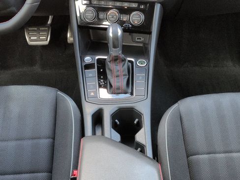 Used 2019 Volkswagen Jetta GLI FWD image 19