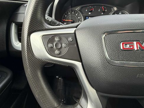 Used 2024 GMC Terrain SLE w/ LPO, Cargo Package FWD image 18