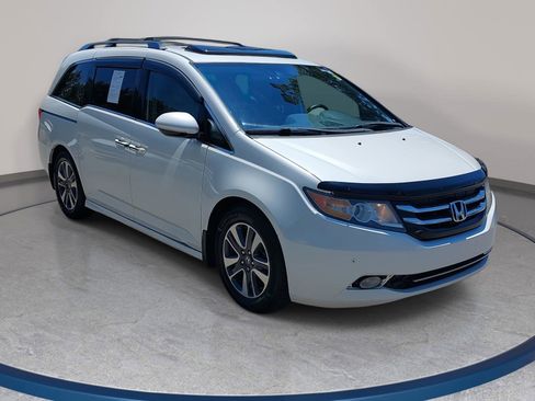 Used 2016 Honda Odyssey Touring Elite image 3