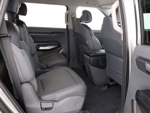 Used 2024 Kia EV9 Light Long Range image 23