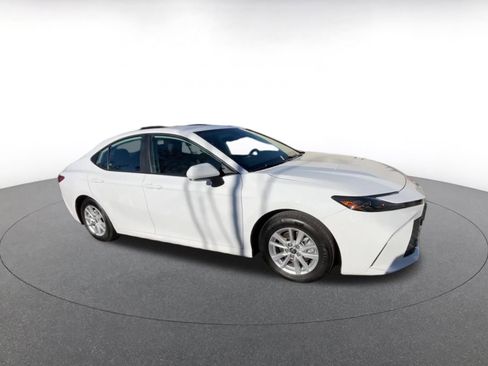 Used 2025 Toyota Camry LE image 2