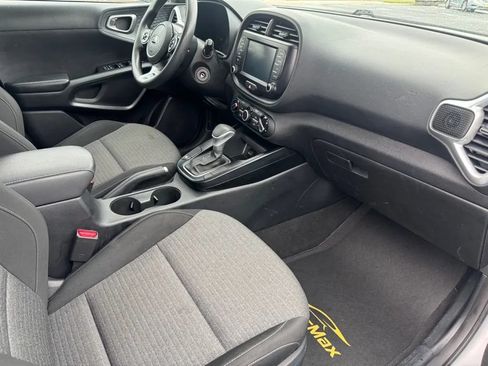 Used 2021 Kia Soul S FWD image 8