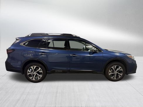 Certified 2022 Subaru Outback Touring XT AWD/4WD image 8