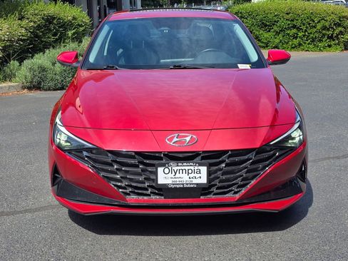 Used 2022 Hyundai Elantra Limited w/ Cargo Package FWD image 2