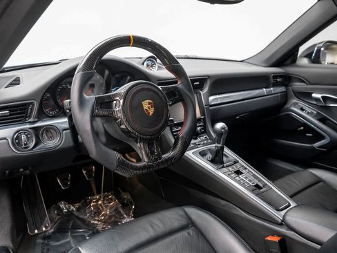 Used 2015 Porsche 911 Carrera 4S image 2