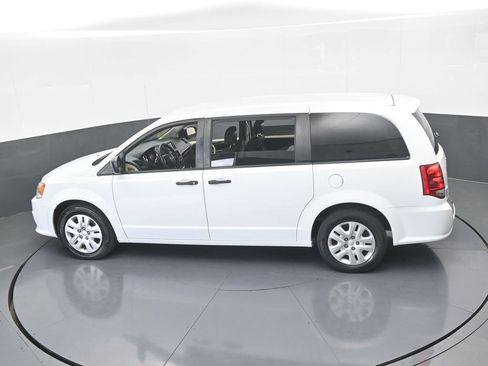 Used 2020 Dodge Grand Caravan SE image 38
