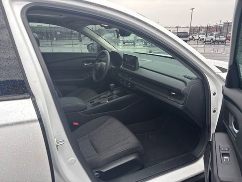 Certified 2025 Honda Accord SE image 9