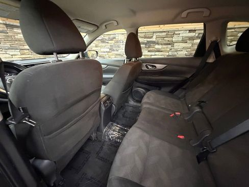 Used 2016 Nissan Rogue SV w/ SV Premium Package image 27