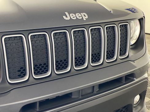 Used 2022 Jeep Renegade Latitude w/ Convenience Group AWD/4WD image 35
