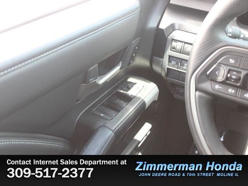 Used 2025 Toyota 4Runner Limited w/ Tow Technology Package AWD/4WD image 16