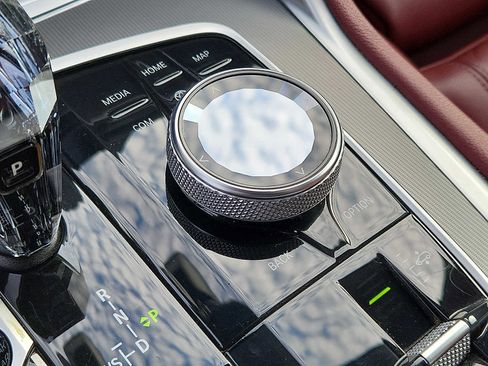 Used 2022 BMW X6 xDrive40i w/ Executive Package image 25